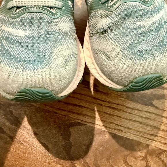 Women's ASCIS Gel-Cumulus 22 Running Shoes US 8 - Picture 7 of 9